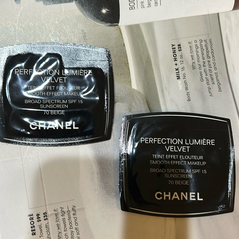 CHANEL perfection Lumiere Velvet Smooth effect Foundation # 70 Beige SPF 15